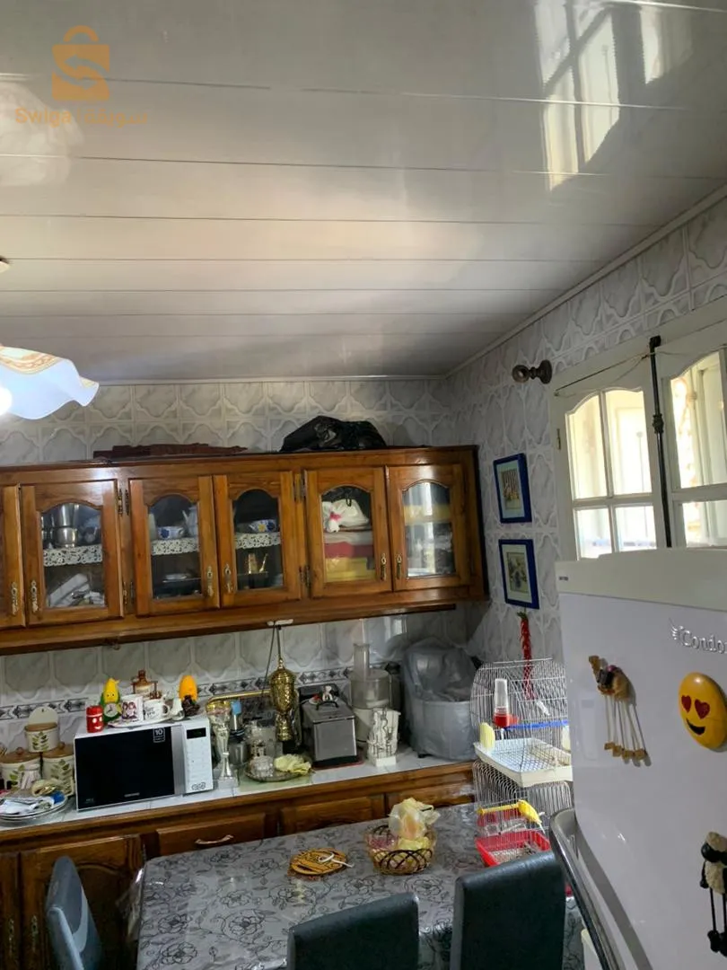 شقة 3 غرف في حي بوالصوف الطابق الأرضي (عالي) 
باقي التفاصيل في الصور أو الاتصال