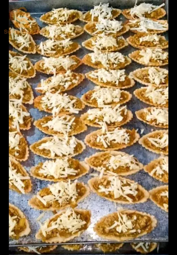 مغنية