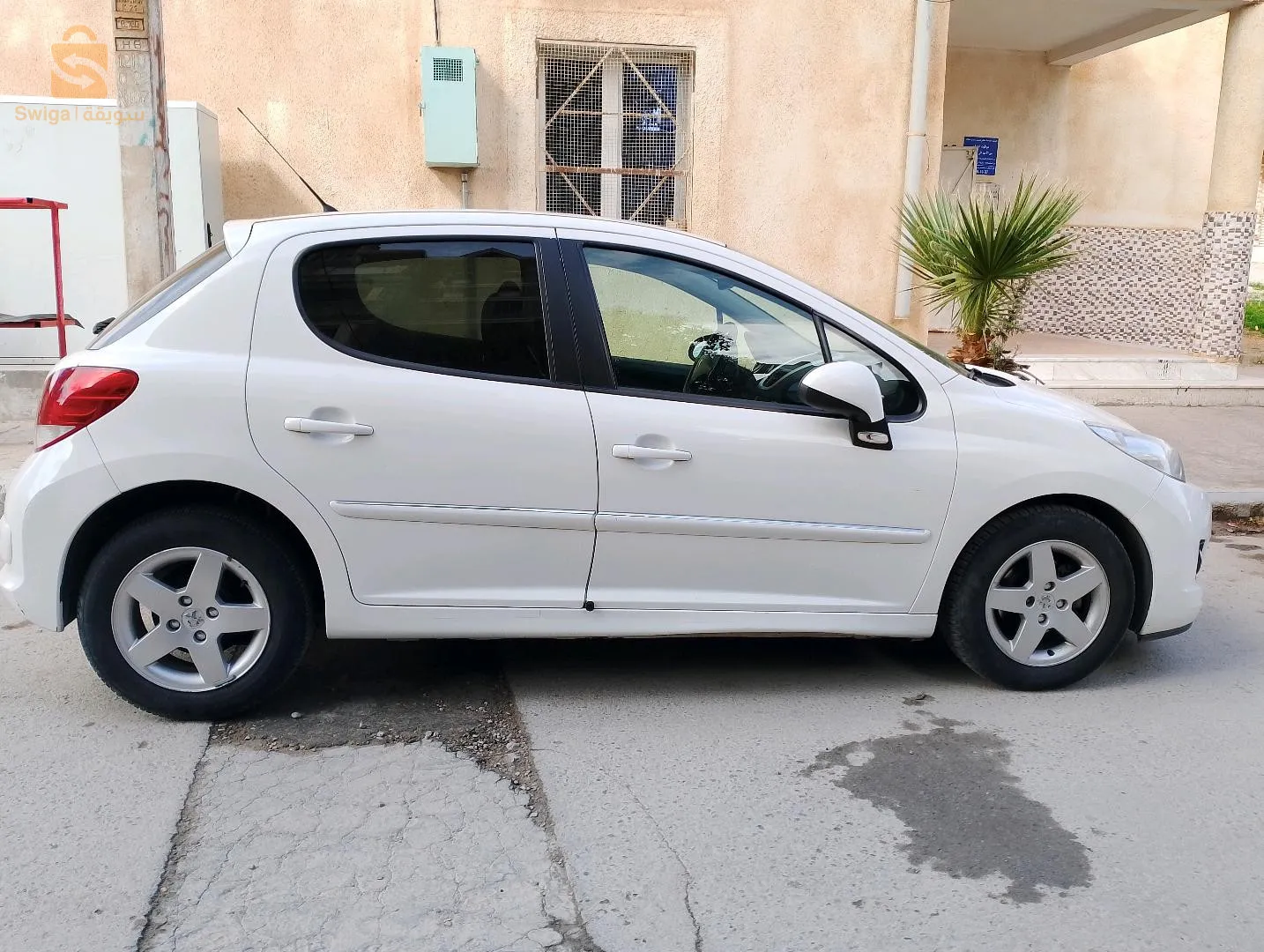 لبيع السيارة