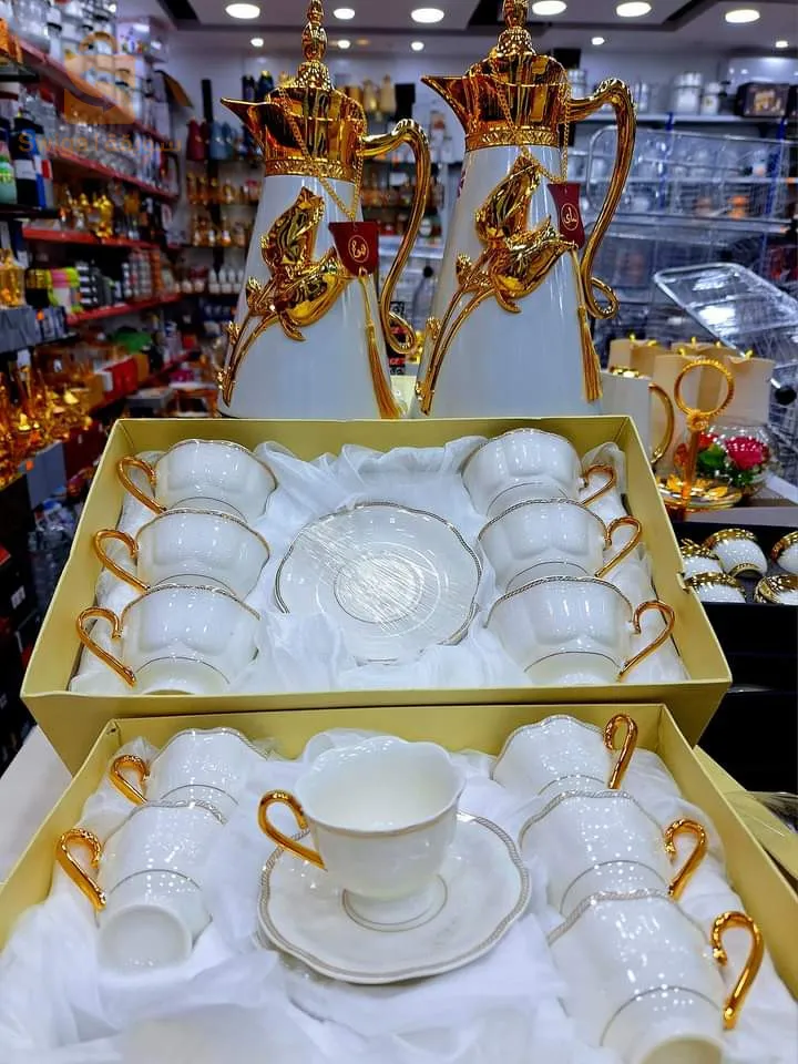 سرفيس ليوكس قهوة وحليب 24قطعة و12 قطعة