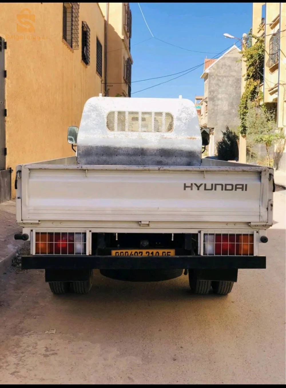 شاحنة هيونداي مكشوفة