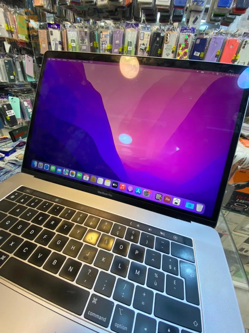 ابل ماك بوك برو