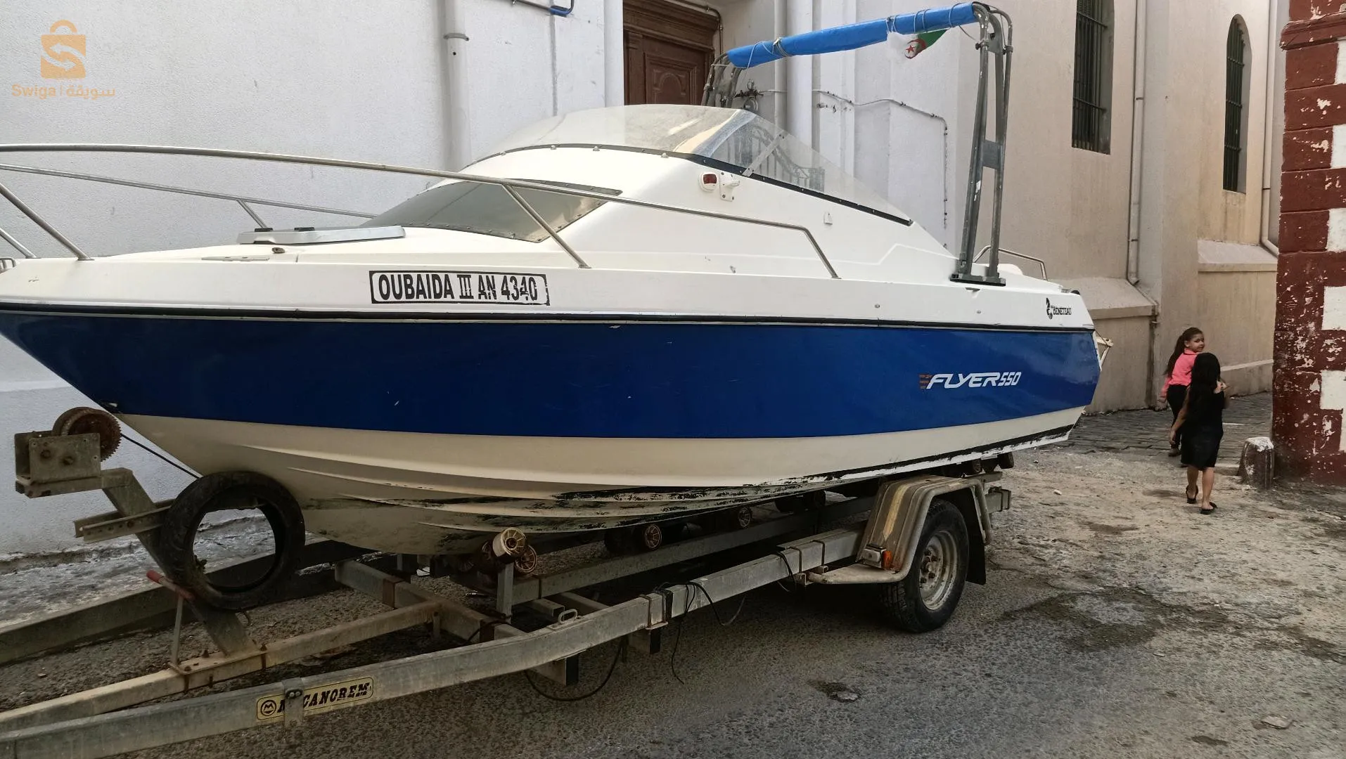 Bénéteau flyer 5 plus moteur Yamaha 115 2t très propre marche sens problème taxe 7000da par ans avec remorque bonne état