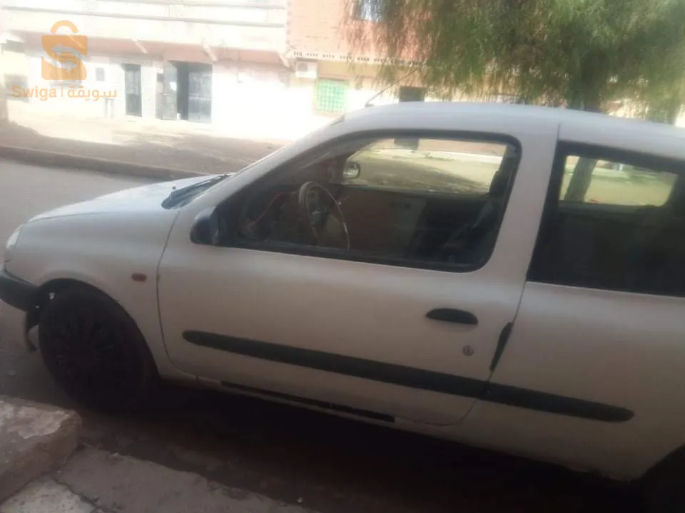 سلام عليكم كليو 2 بدنيا مازوت محرك 1.9 D ماشيا 170000 فيها فوال قديم و راكي صغير فلباب جيهت السائق عجلات 8/10 محرك 6/10 زيت ماينقصش مي يسخن شوية