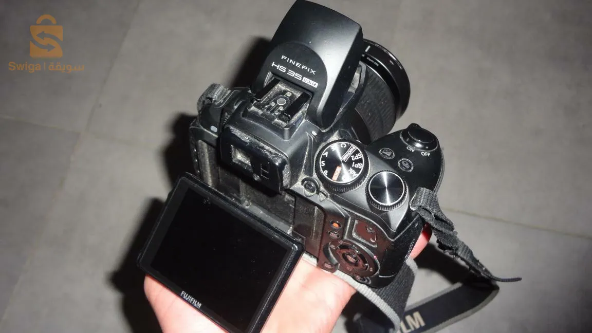 Fujifilm FINEPIX HS35 exr 
معاها شارجور وباتري وساكوشة تاع كميرة 
اوبجيكتيف راكب 30x