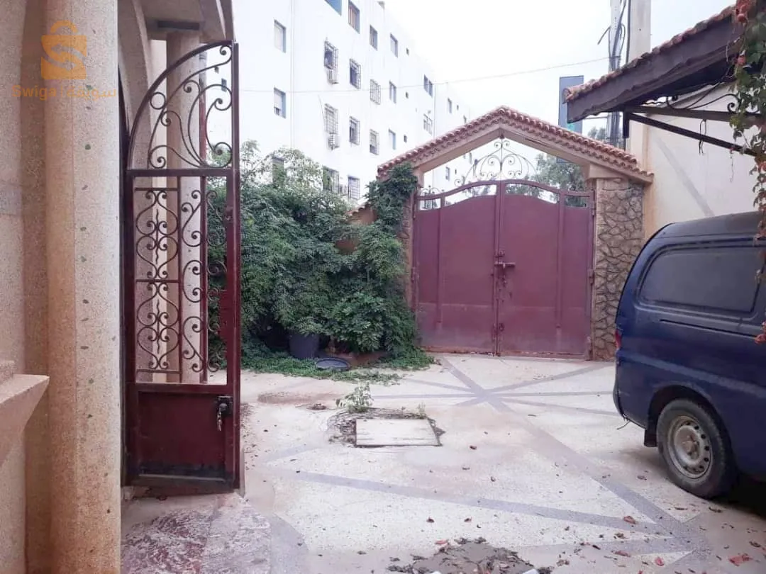 villa deux étages et trois façades à la résidence hai filaouçen barki