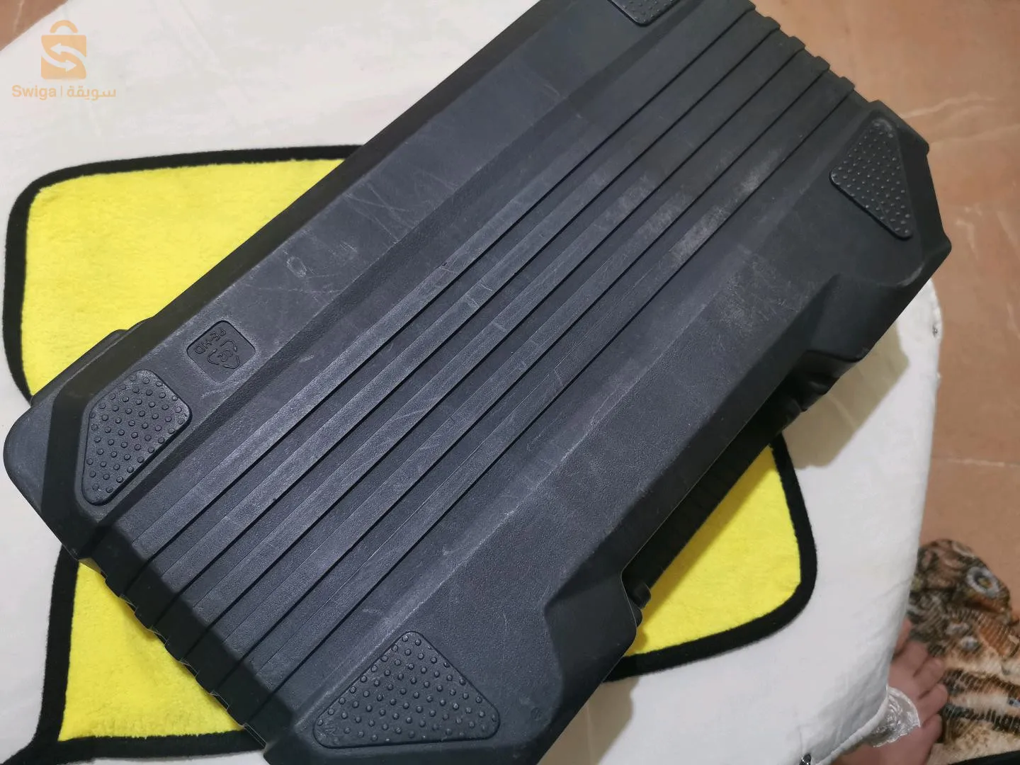 Caractéristiques :

Vitesse de rotation réglable de 10000  jusqu’à 28000 tr/min.

Semelle en aluminium réglable en hauteur pour la profondeur de coupe.

Poignée pivotante Soft grip à 2 positions.

Moteur de 250 W à démarrage progressif.

Adaptateur externe pour aspiration.
Poids : env. 1,4 kg (sans accessoires).

Tension de fonctionnement : 230 V ~, 50 h Z.

Longueur du câble : env. 4 m.