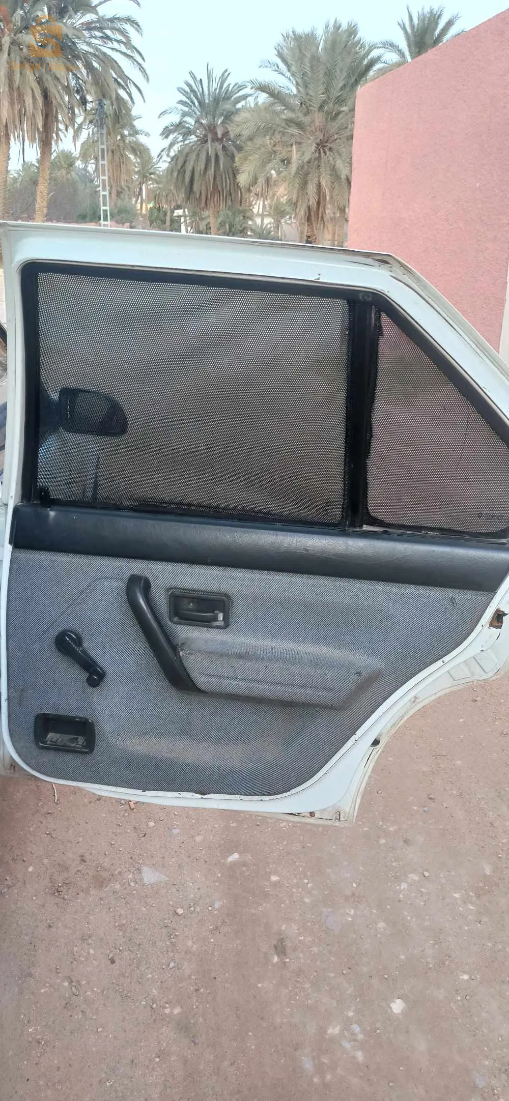 سيارة نظيفة فيها شوي روتوشات خفاف ولال الأمامي معاود جيهة السائق فيها ماستيك فالكابو رجع عليا.