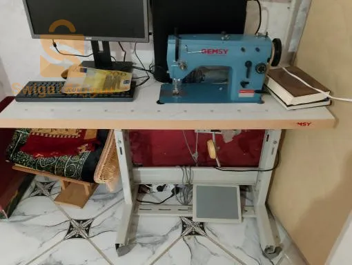 ماكينة خياطة