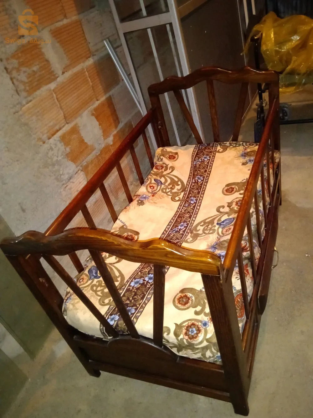 سرير الرضيع