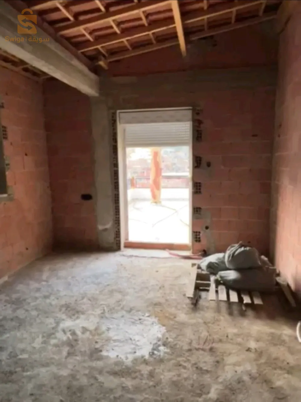 Appartement semi-fini F2, avec vue mer et montagne, au centre de Jijel Mozghitan