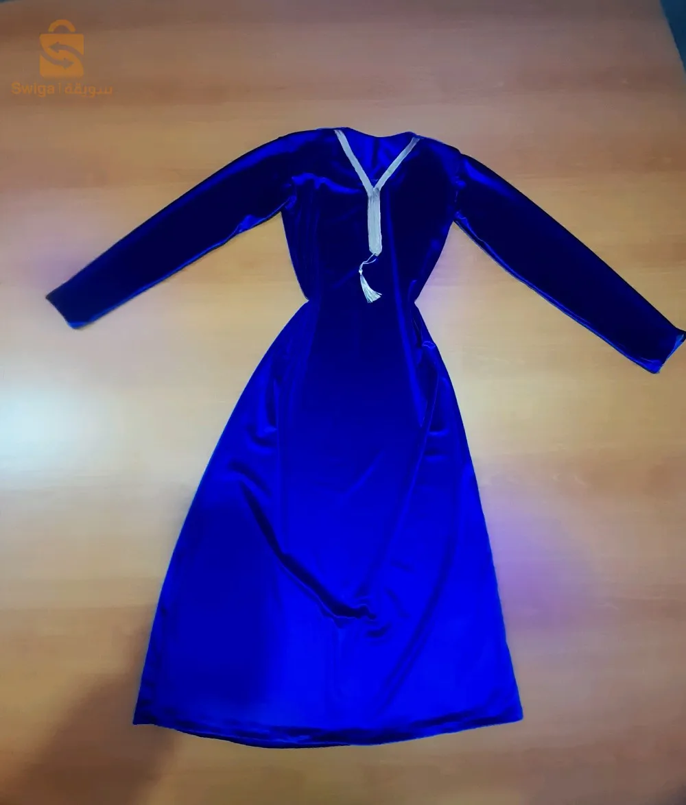 ملابس نسائية وأطفال