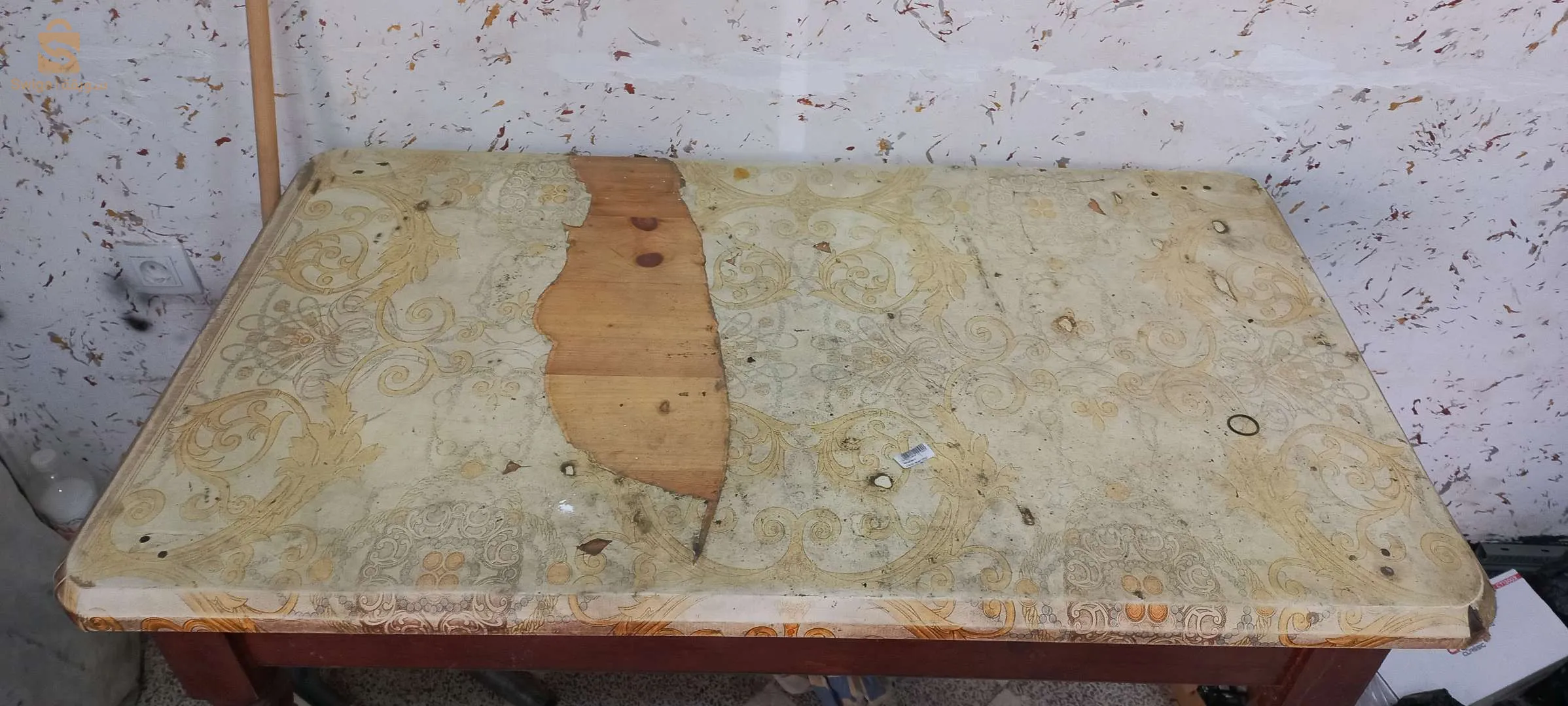 طاولة في حالة جيدة