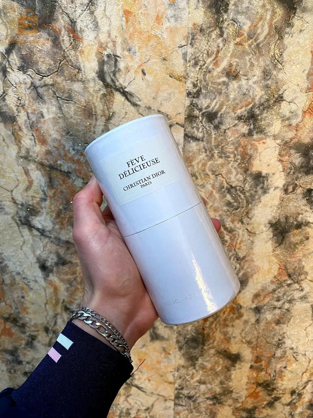 عطور رجال ونساء متوفرة