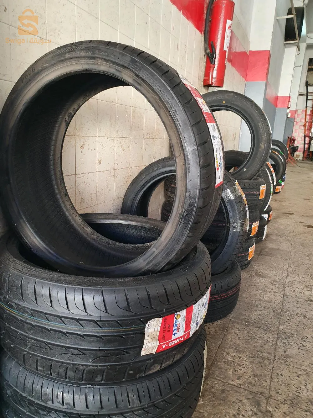 235/35R19