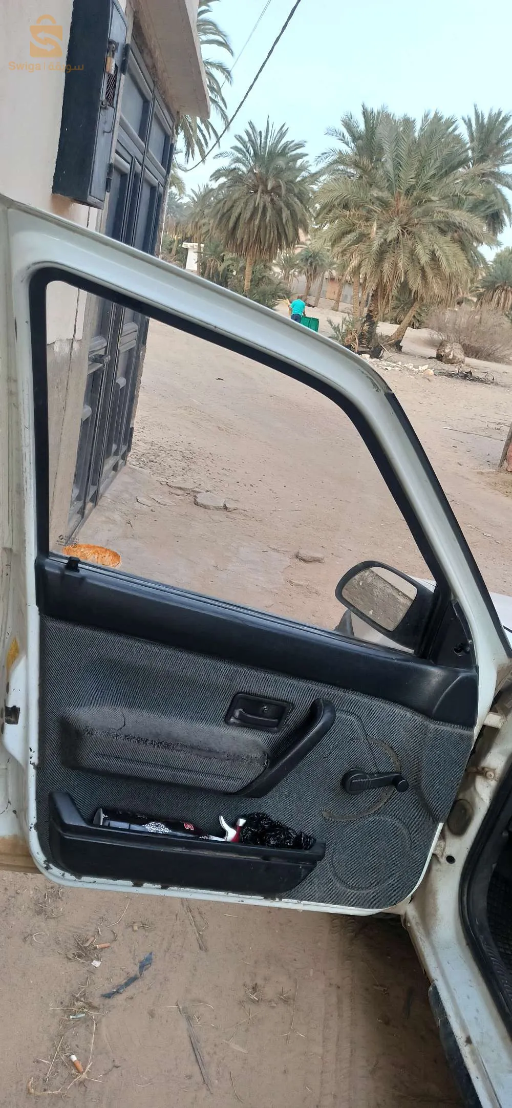 سيارة نظيفة فيها شوي روتوشات خفاف ولال الأمامي معاود جيهة السائق فيها ماستيك فالكابو رجع عليا.