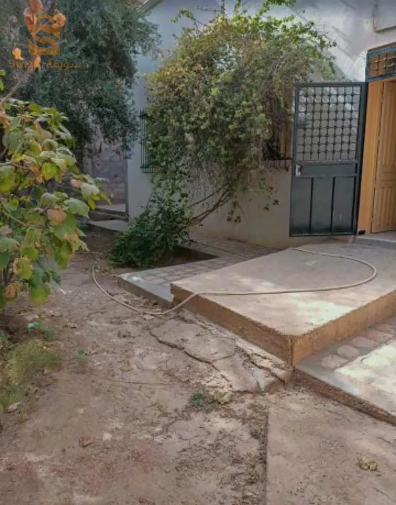 وسط مدينة بسكرة بالتحديد في راس الڨرية، حي بن عمارة بسكرة