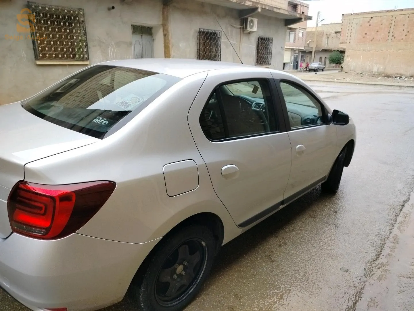 سيارة