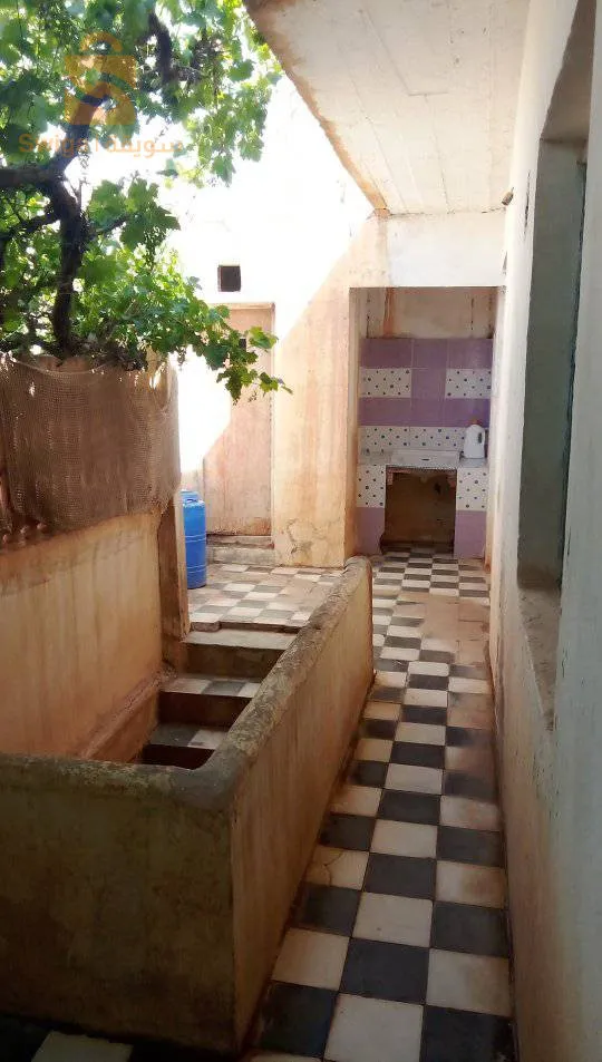 منزل (حوش) بالجلفة حي بلغزال بجوار المقبرة الخضراء