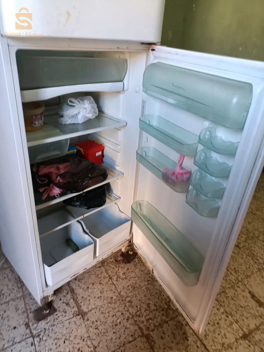 ثلاجة من نوع nofroze