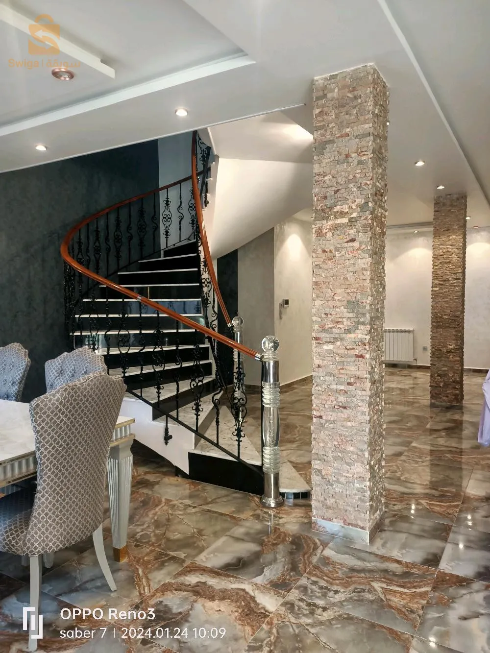 villa meublée clôture avec garage sous sol piscine électricité aux gaz caméra servaience