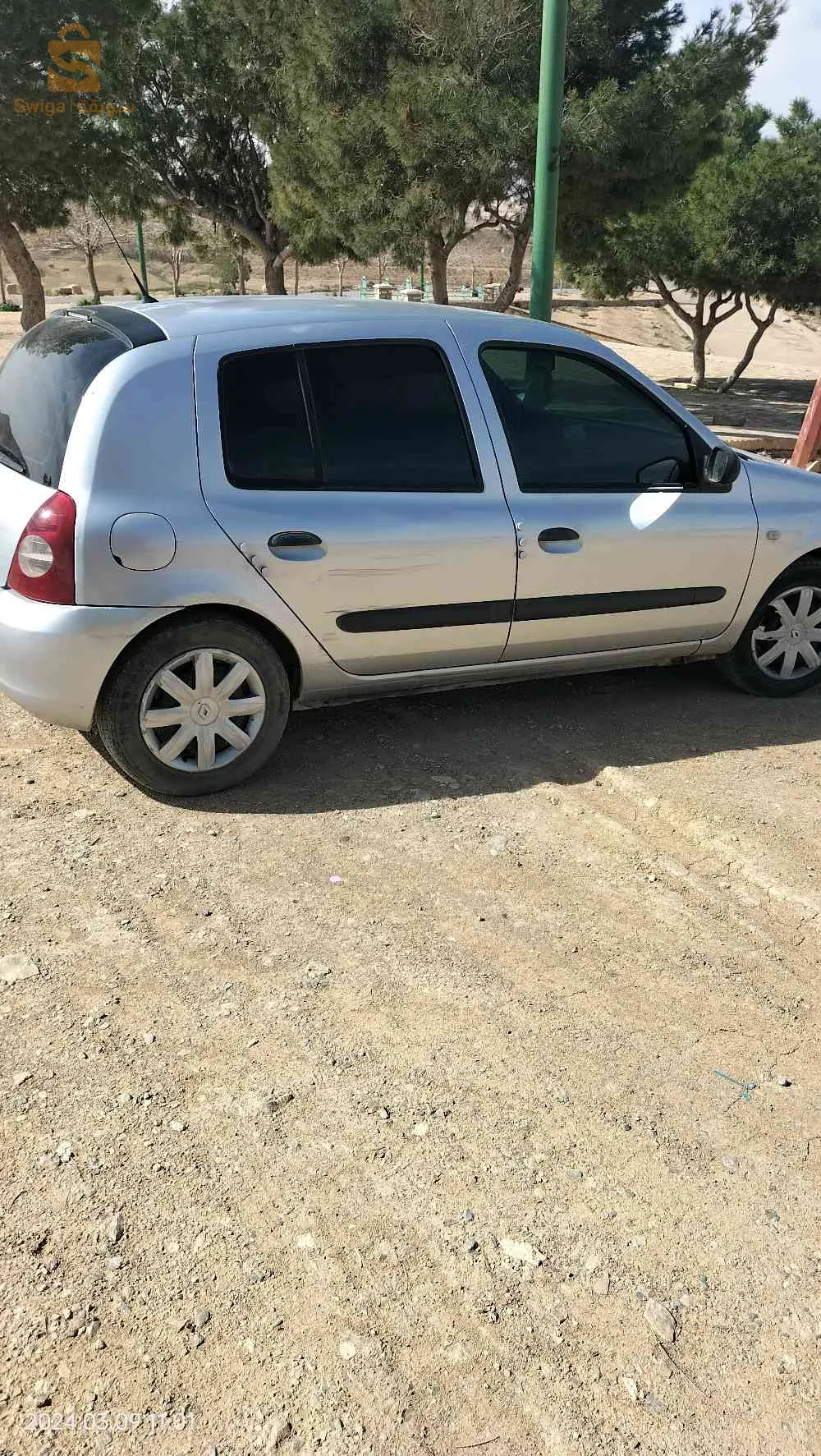 كليو كومبيس 2008 لا باز 1.2 سامبل شيبي 
ماشيا 351 موتار مريفيزي 
فيها قرعة ڨاز جديدة 2023
معاود فيها ليبارشوك في زوج 
و باب مرشوش فارني على برا 
و زوج ليراكور باينين بلحمر في ليفوطو 
و فروا صغيرة خلاص في القصعة   
رقم الهاتف 0698930535