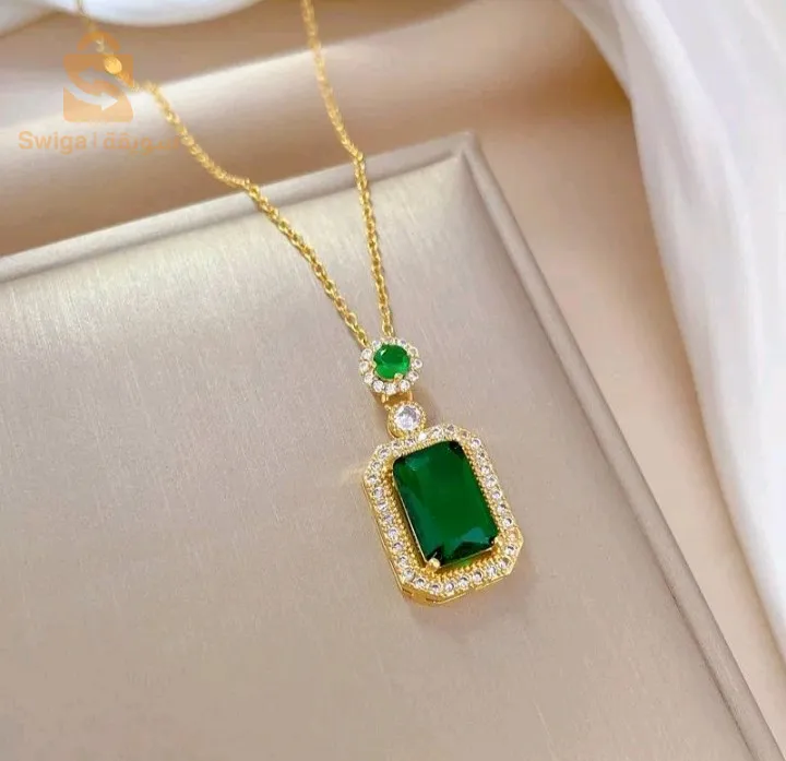 قلادة الزمرد الاخضر