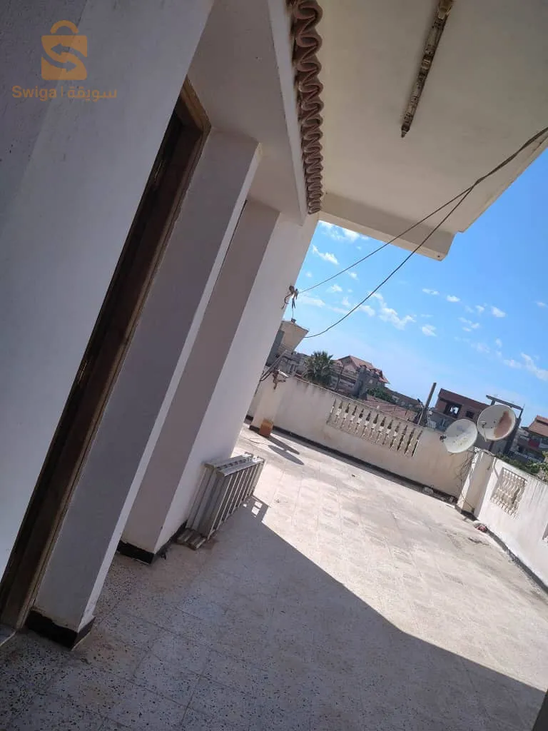 فيلا جميلة للبيع  ب اولاد هداج وسط المدينة  كل شيء متوفر