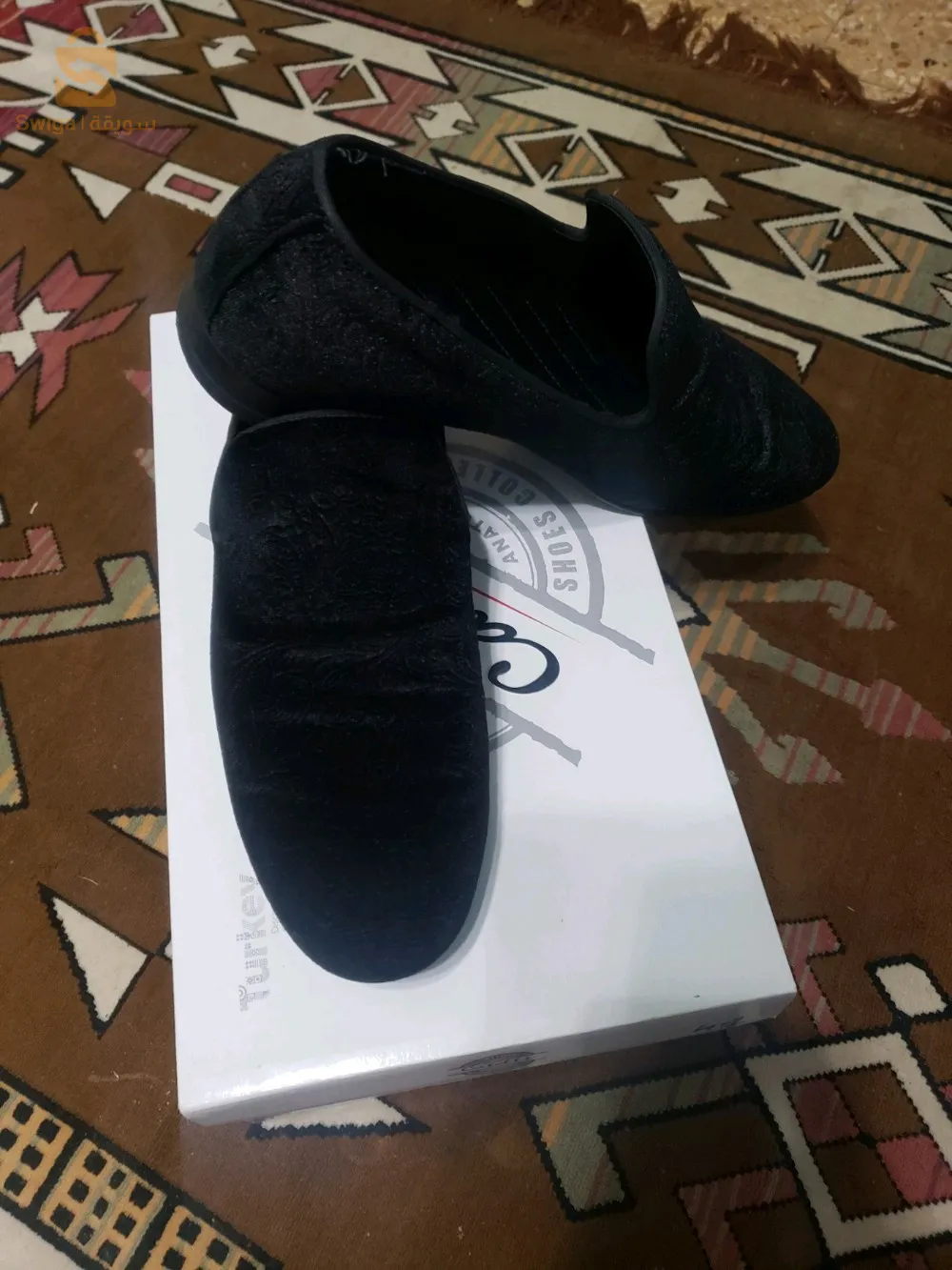 trappeur Zara original jdid couleur noir caurbo avec la boîte pointure 41