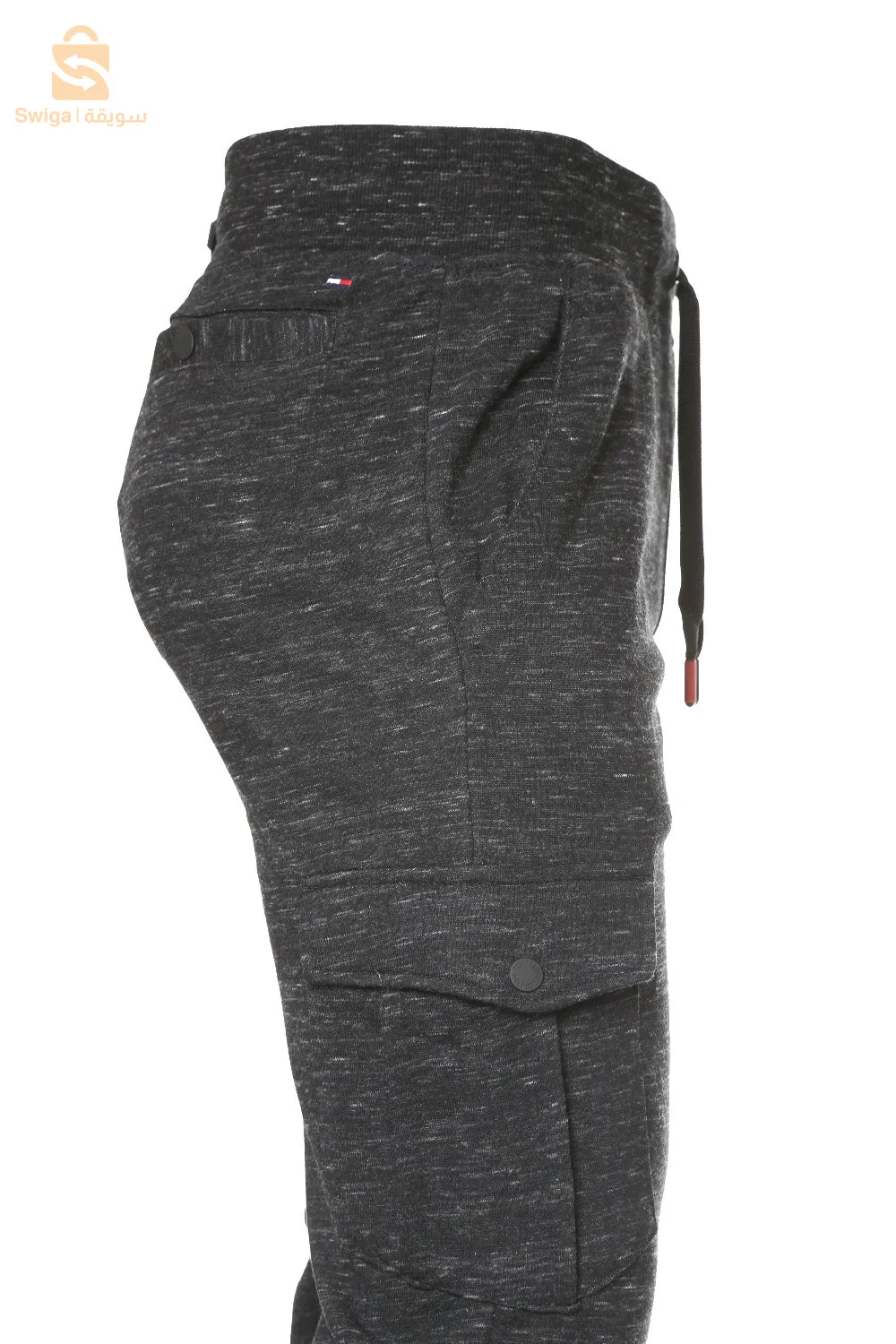 TOMMY HILFIGER jogging noire avec 2 poches à Côté