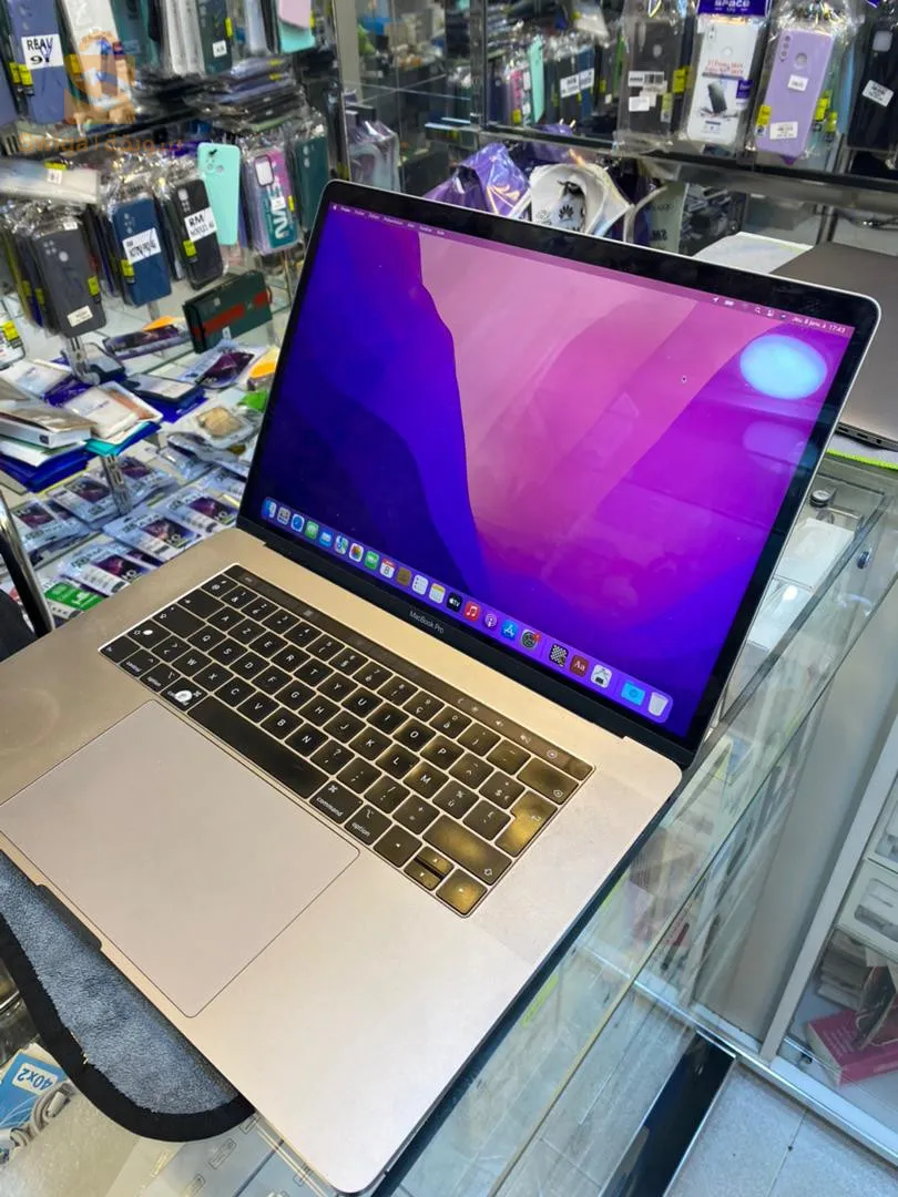 ابل ماك بوك برو