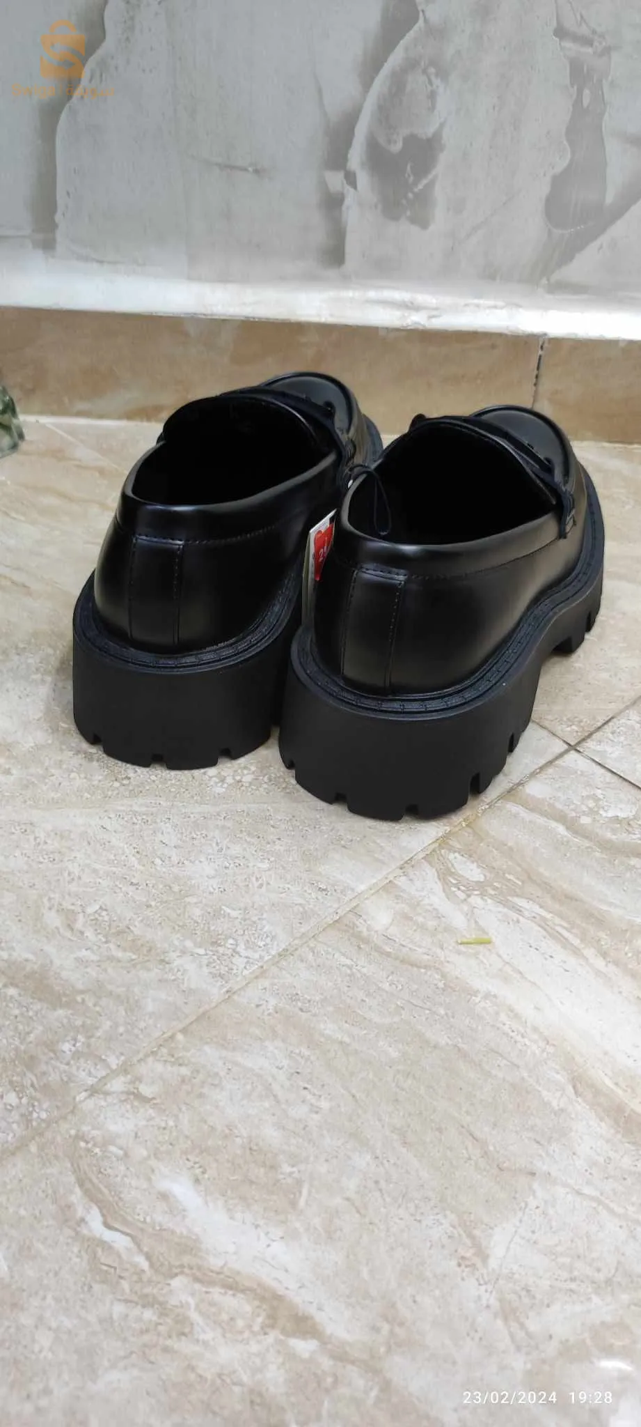 une chaussure Zara original
