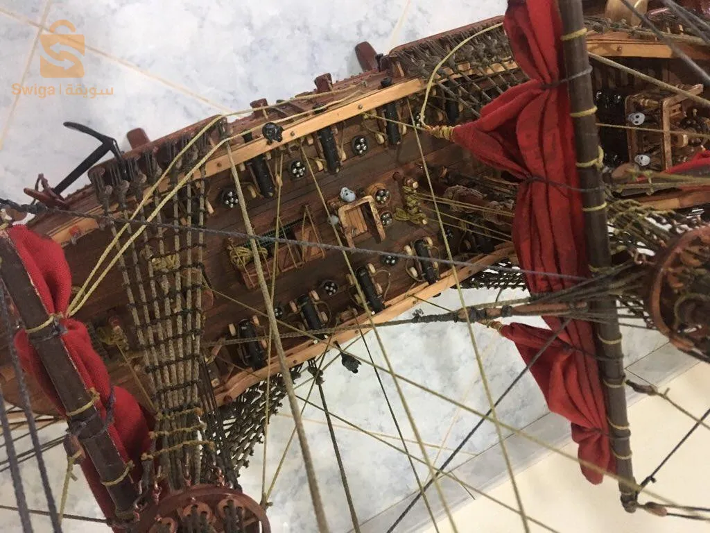 سفينة قراصنة خشبية