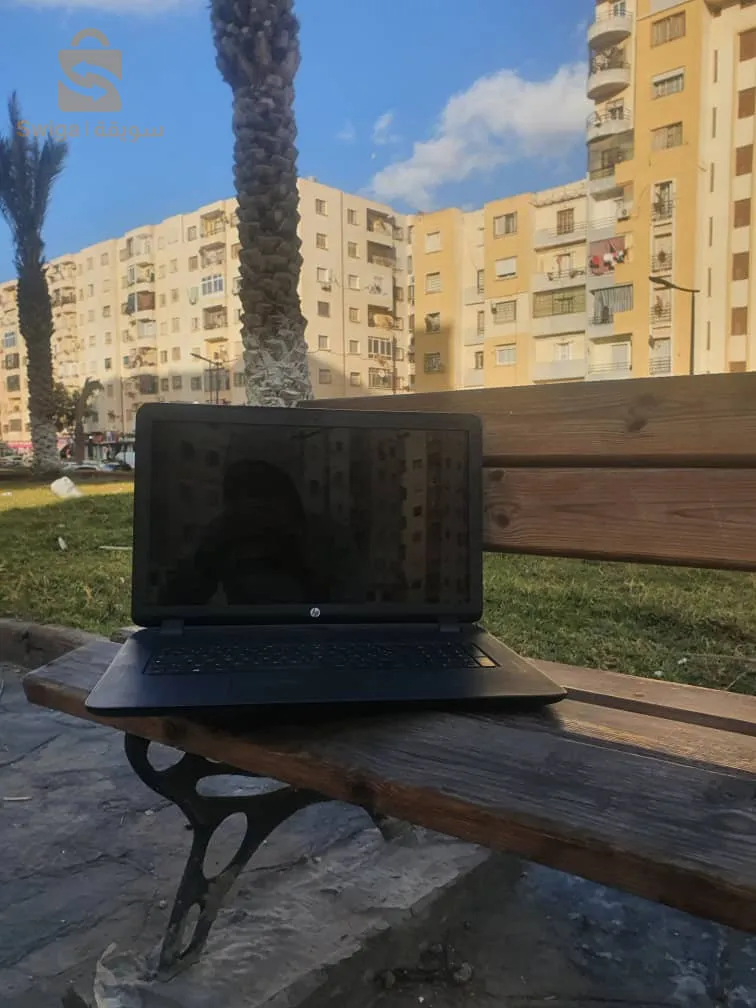 pc hp  
Cpu: A8 7050 1.86ghz (equivalent ta3 i5-7300HQ)

Ram: 6gb

Stockage: ssd 256gb