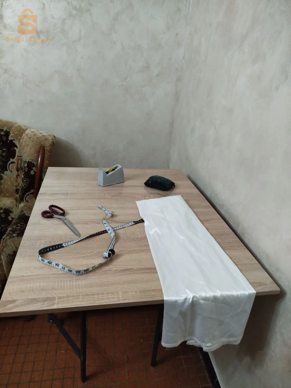 طاولة فصالة  قابلة للطي