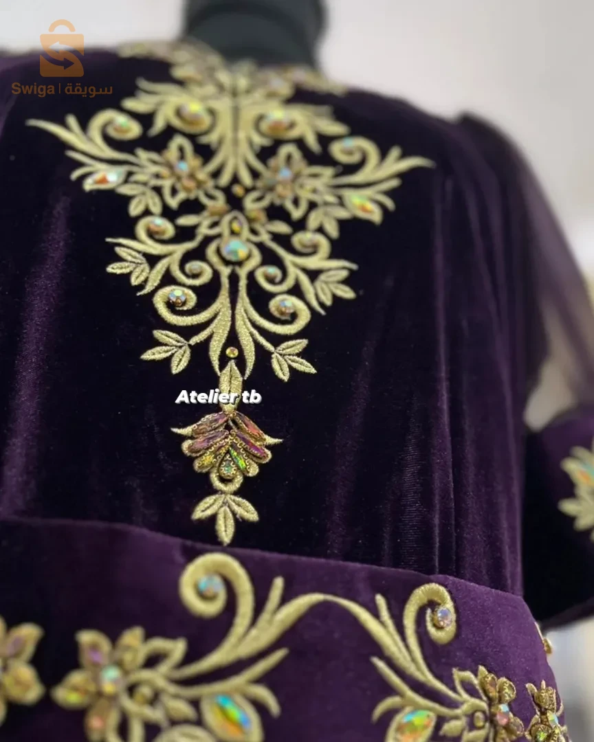 ڨندورة مطروزة