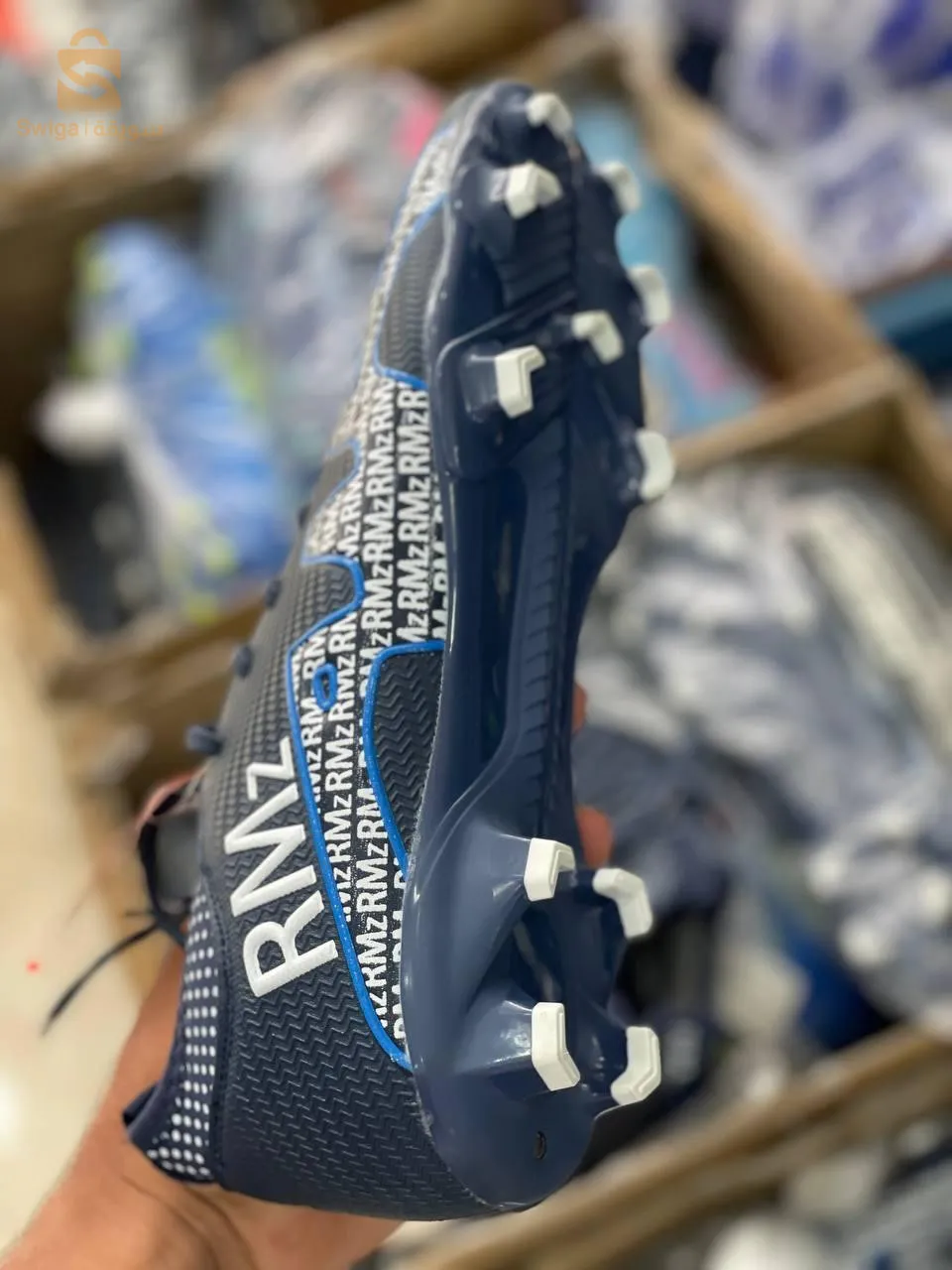 حذاء رياضي
متوفر بكل المقاسات
من 40 الى 44
نوعية جيدة 
التوصيل متوفر جميع الولايات 
مرحبا بكم