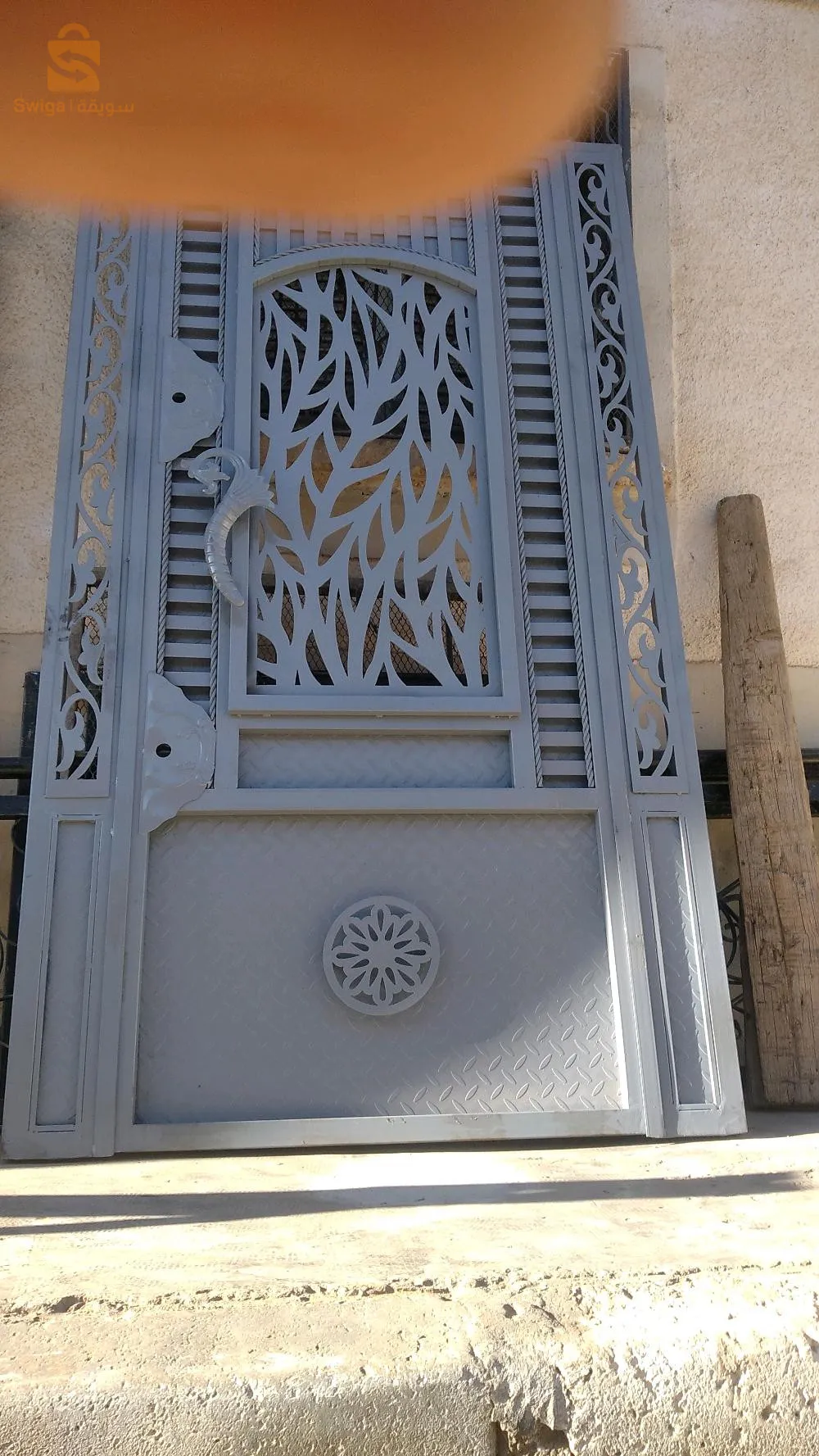 صناعة الأبواب الحديدية