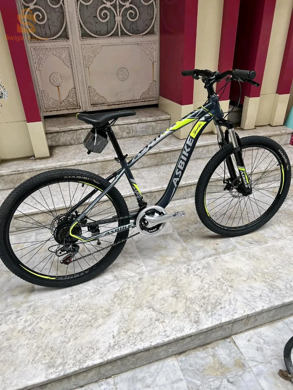 vélo neuf jamais utilisé