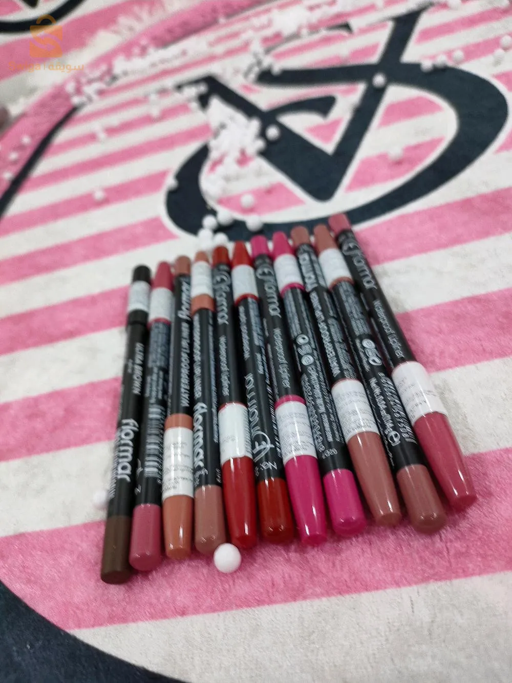 عطور و مكياج للبيع