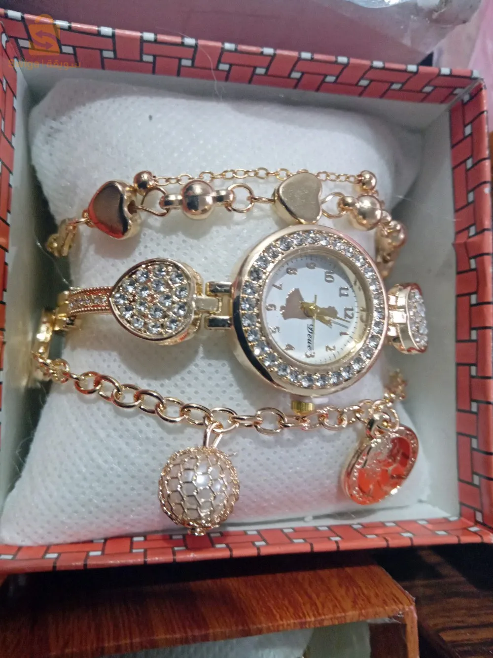 coffret montre Gourmette et Bracelet et une boîte