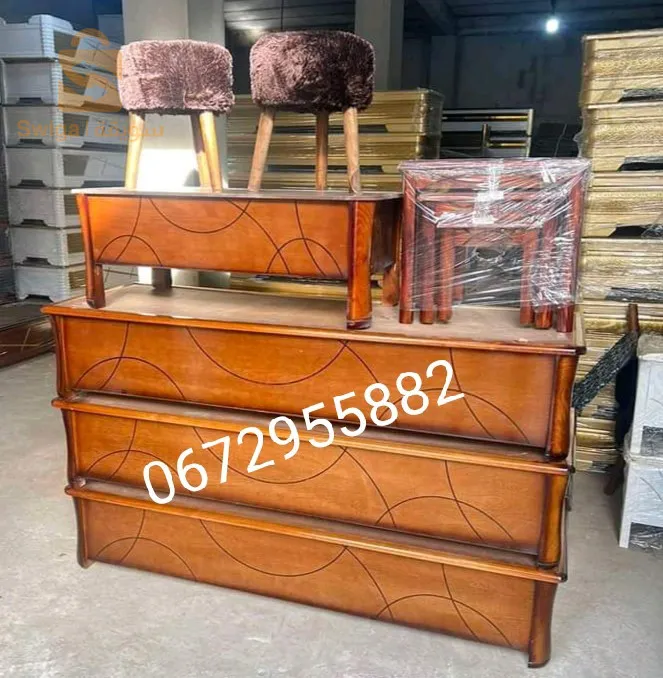 النسر الذهبي للاثاث