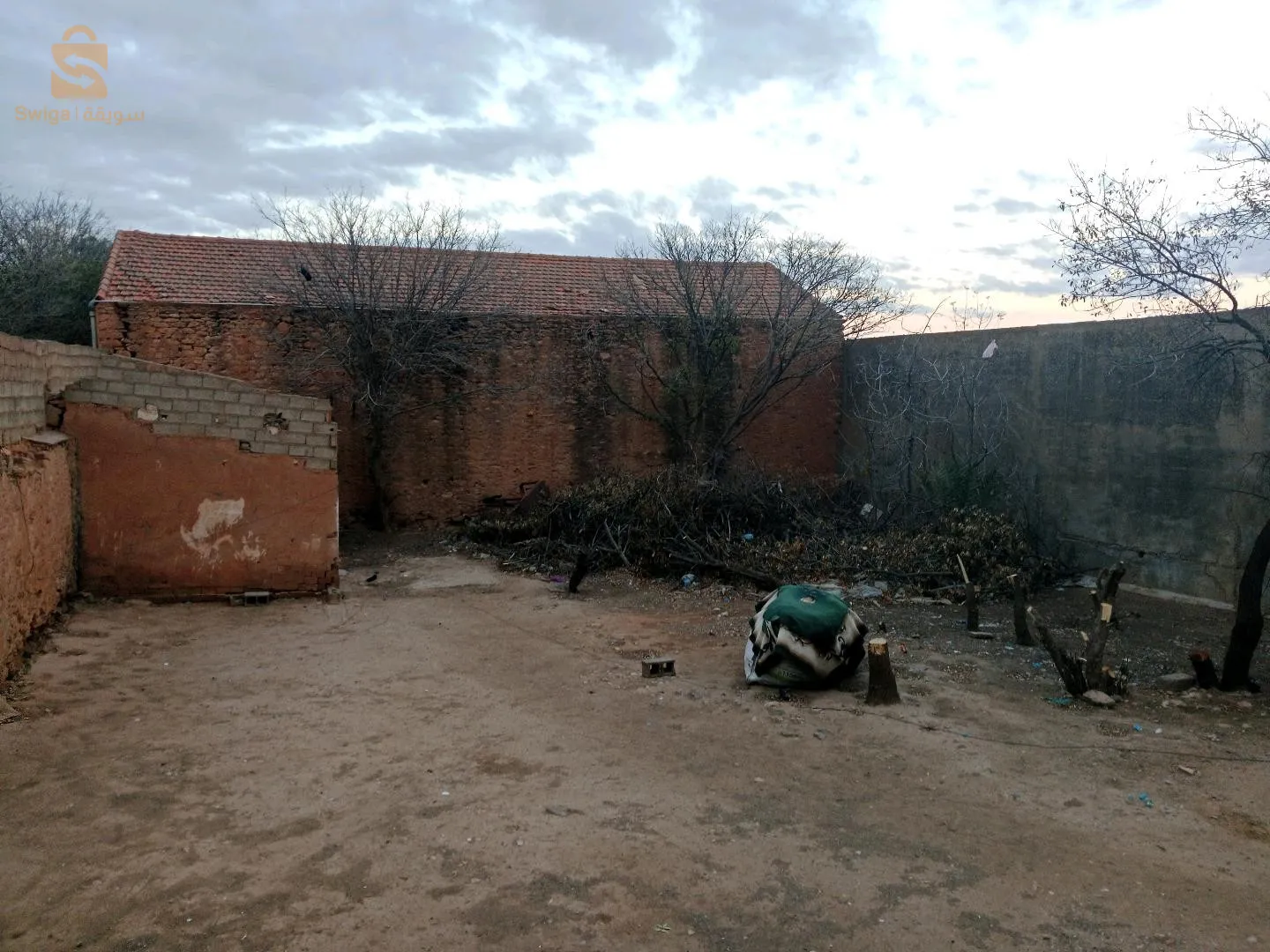 rue amir Abed Kader Ben badis côté de ancien tribunal