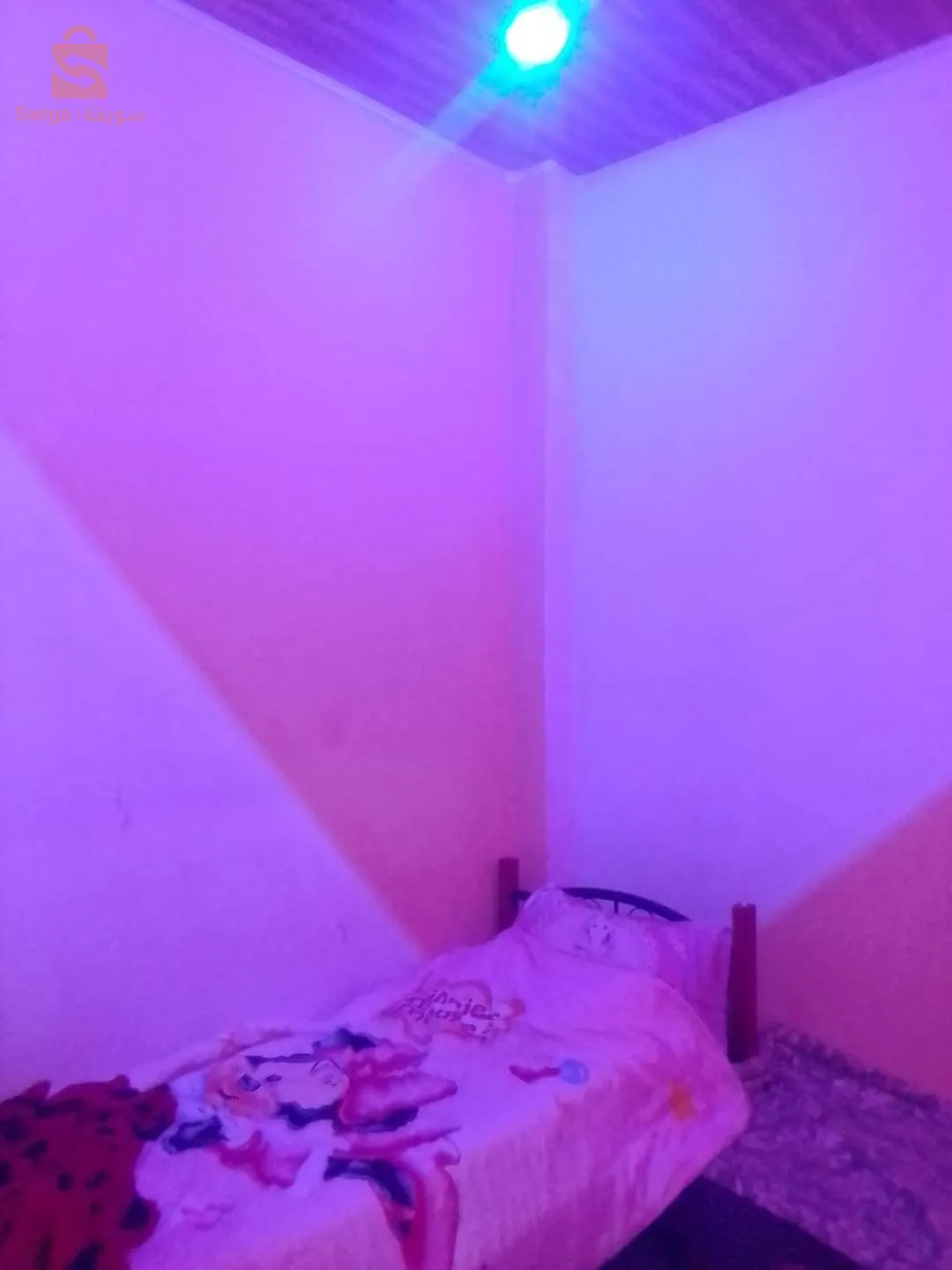 سكن للبيع في العيايدة وهران بلدية عين البية بطيوة...ديزستومو مع محضر معاينة للموثق...فيه صاله كبيرة وشومبرة ....قراج كبير وباجدو ...ريدو إلكتريك.....و2 مراحض وحوش...الطابق الأول مفصل خص غي الضالة.....