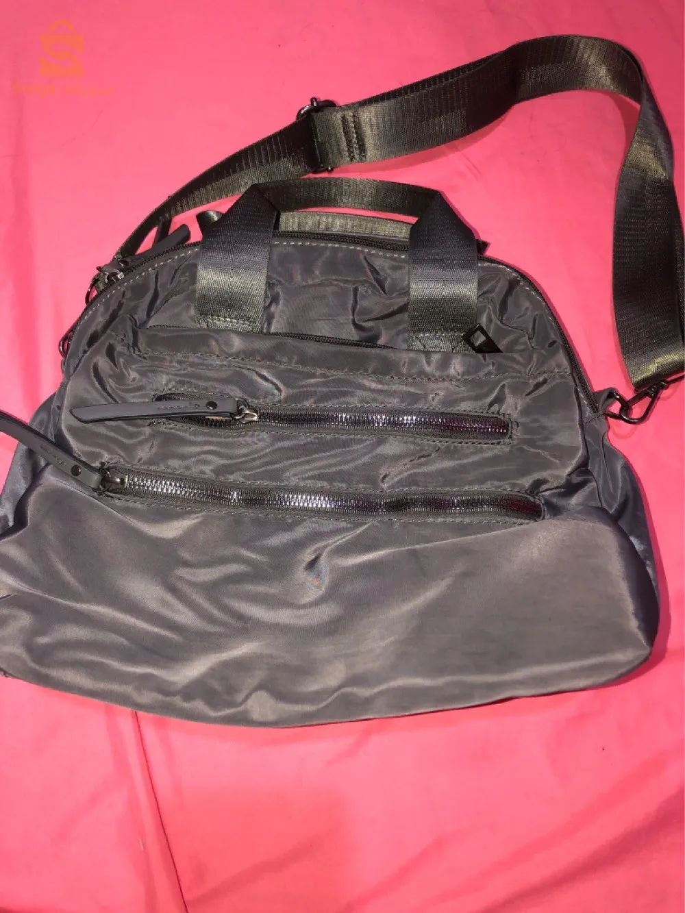 pratique à plusieurs poches