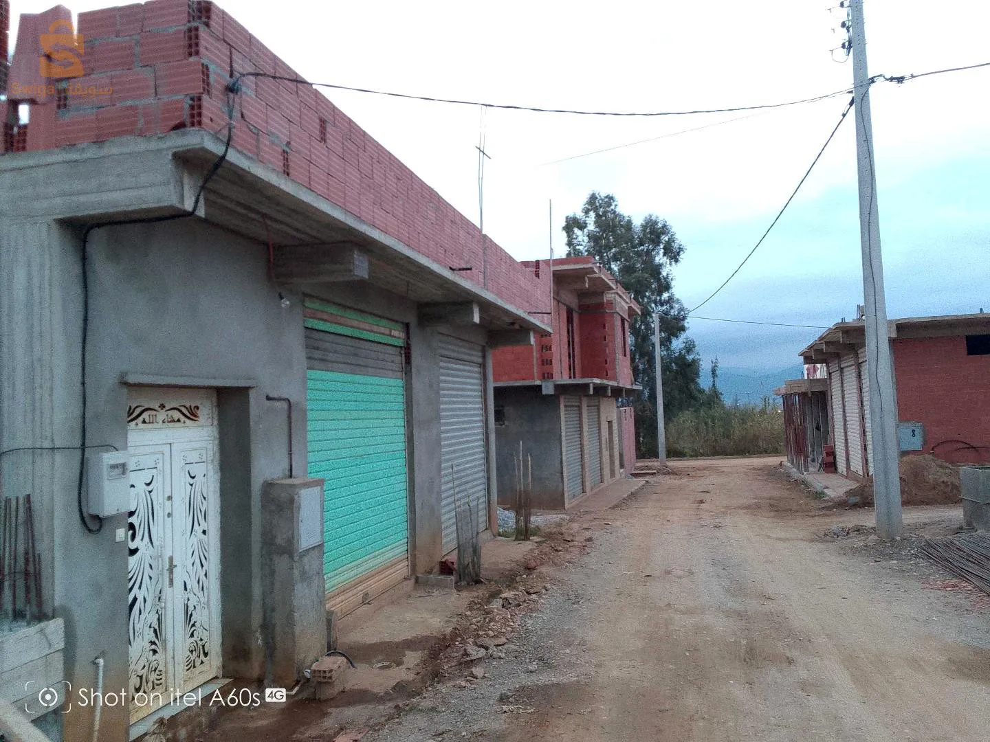 محلان للكراء بالطاهير كيما الباطيمات الجدد تاع بوشرشور مساحة 29متر للمحل رقم الهاتف 0779036335