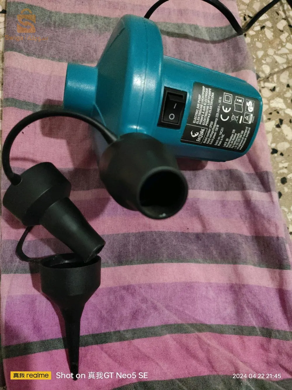 تنظيف سيارة وملئ معدات البحر