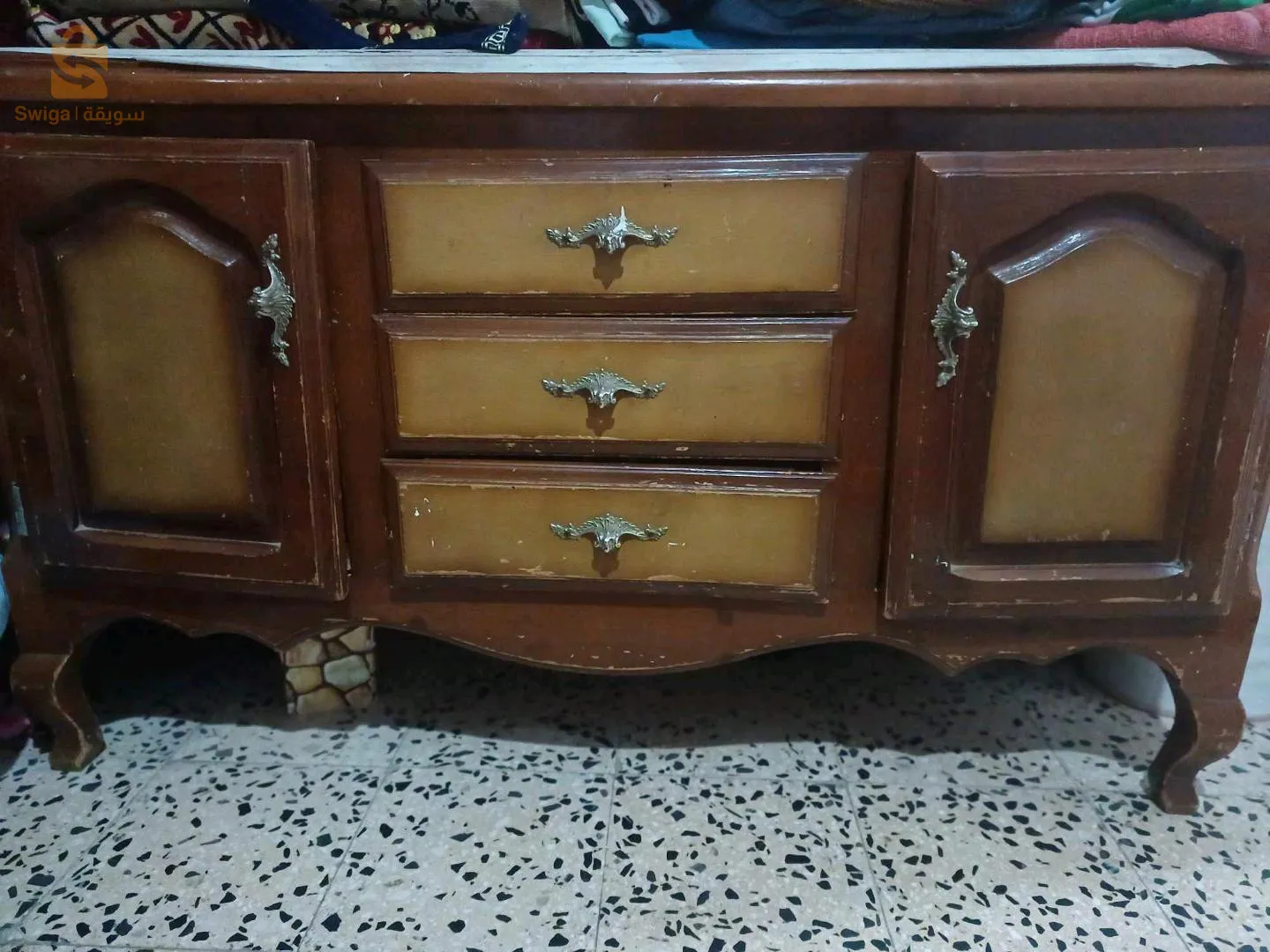 خزانة + كوافاز + طابل دونوي