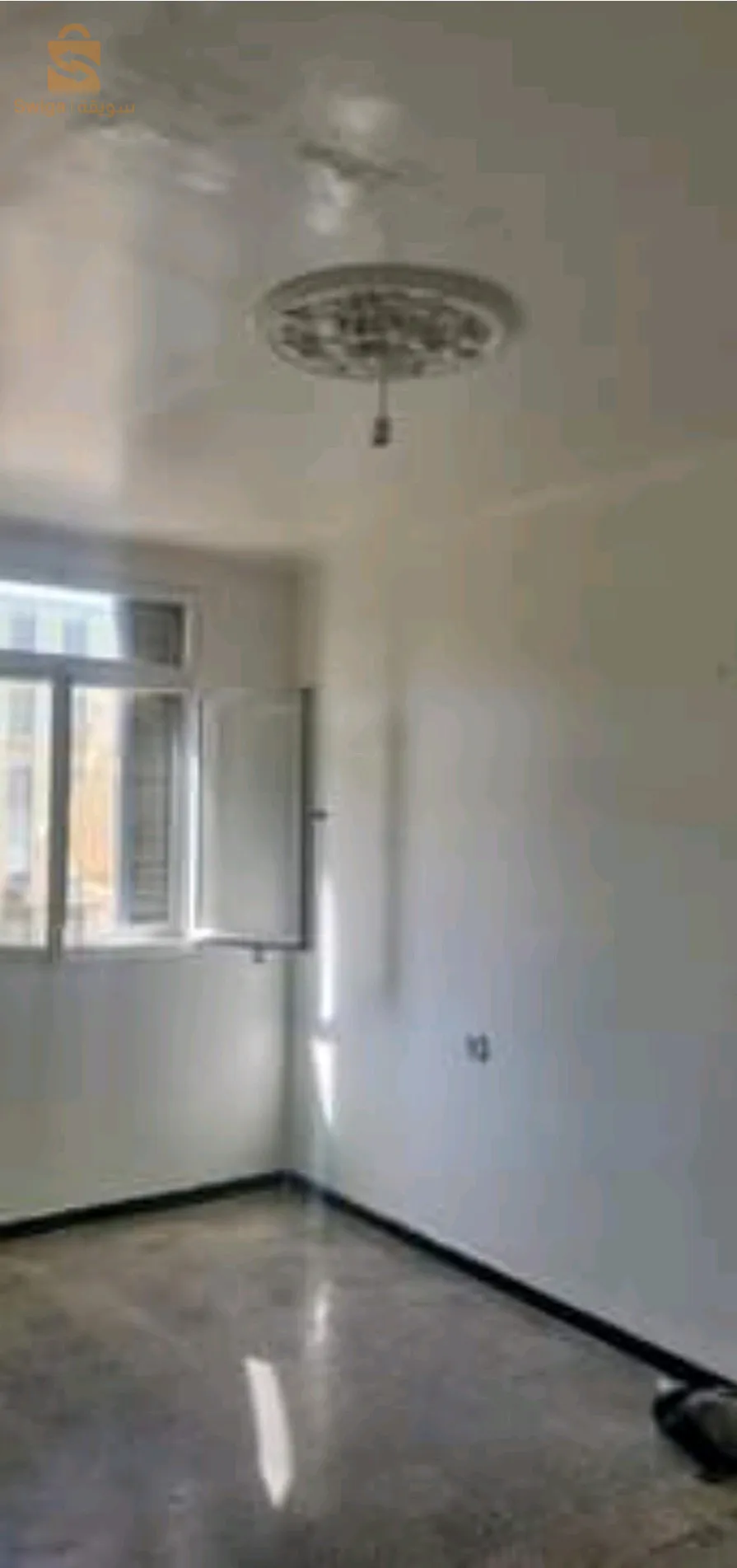 un f3 à vendre situé à cité elhayet gue de Constantine 
كلش قدامك (جامع . بريمار. سيام.ليسي. وسائل النقل .ميترو )