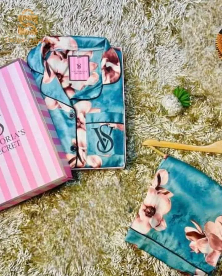 payjama Victoria  secret tissue  satin
taille L .M . XL . XXL